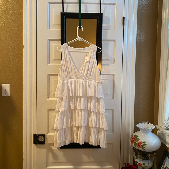 New York & Company Dresses & Skirts - New with tag NY&C White ruffled Dress size XL